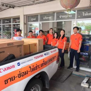 ทีมงานพร้อมออกไปส่งเครื่องให้ลูกค้าแล้ว